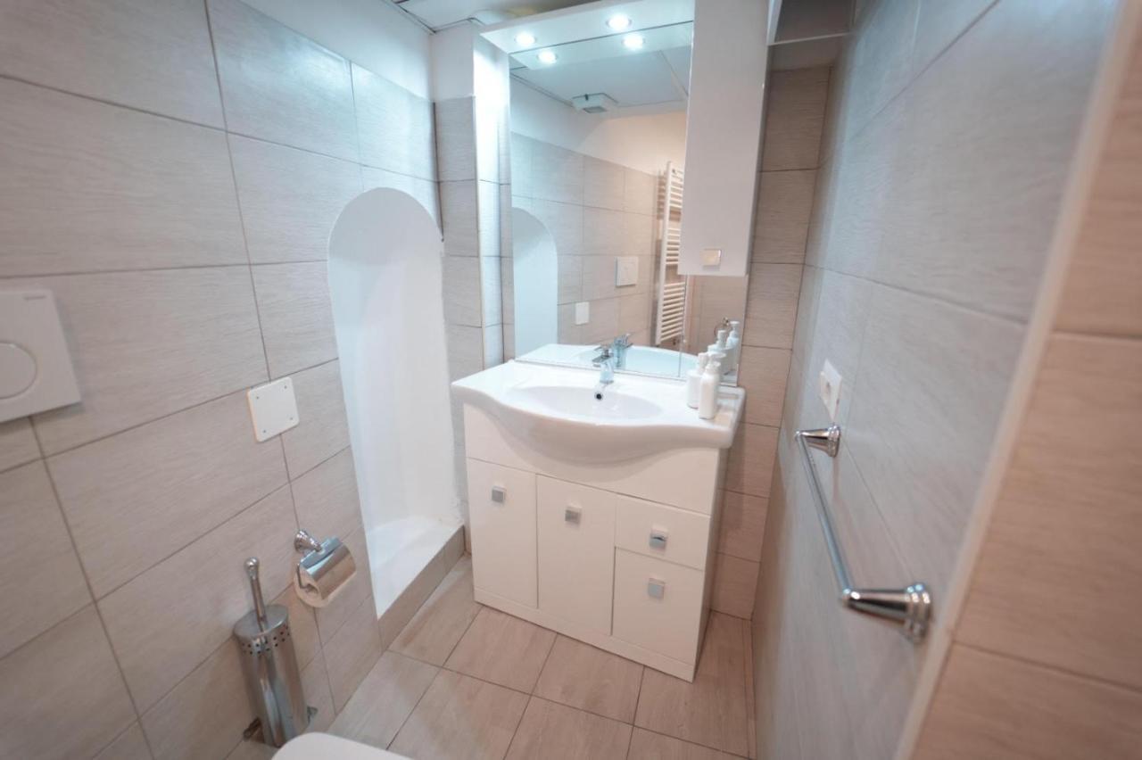 Residenza Bernini Apartment Rome Bagian luar foto